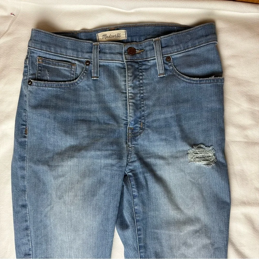 Madewell 9” High-Rise Skinny Ontario Wash- Distressed Hem Size 27 - Picture 3 of 5